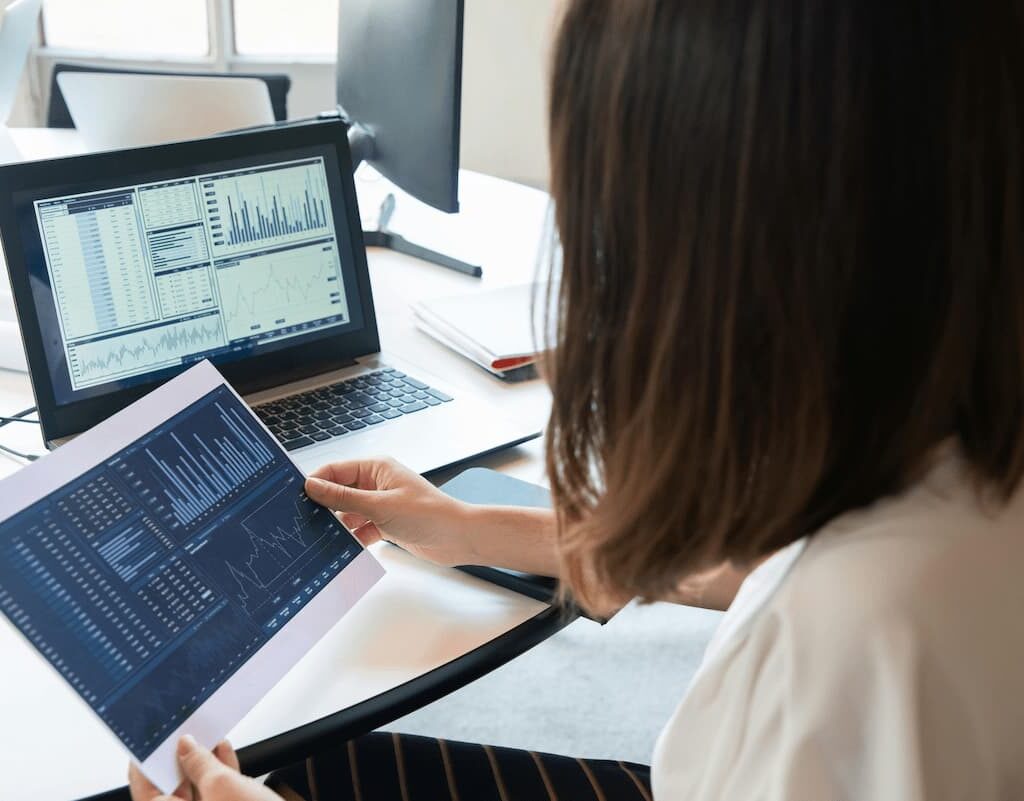 Data analytics services for small businesses dashboard and reporting solution